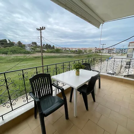 Manolis House Flogita