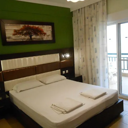 Manolis House Apartament *
