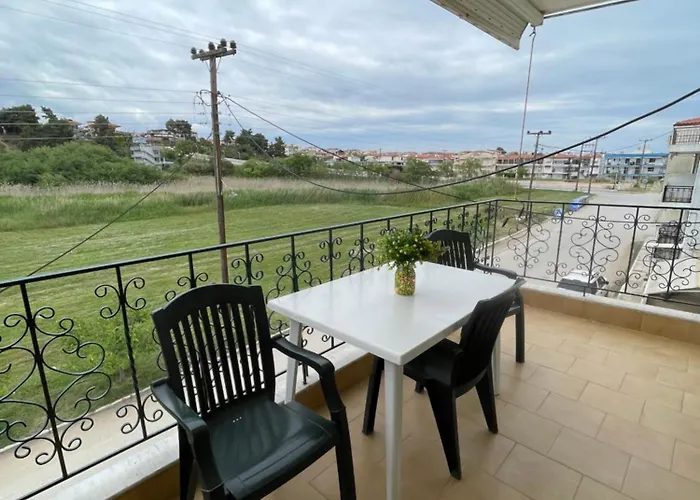 Manolis House Flogita